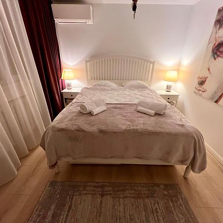 Modern & Cozy 2 Rooms Apartment Bukarest Eksteriør billede
