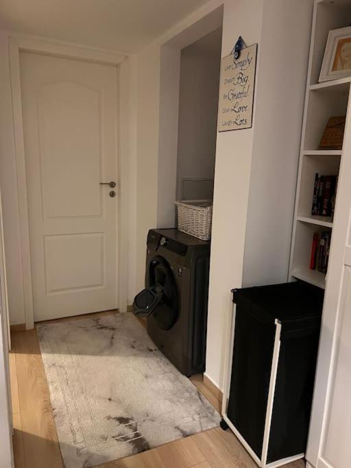 Modern & Cozy 2 Rooms Apartment Bukarest Eksteriør billede