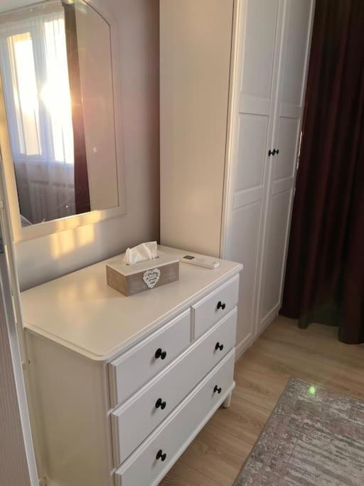Modern & Cozy 2 Rooms Apartment Bukarest Eksteriør billede